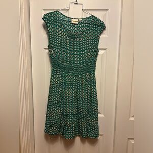 Maeve Anthropologie Dress M Evaline Green Chevron Smocked